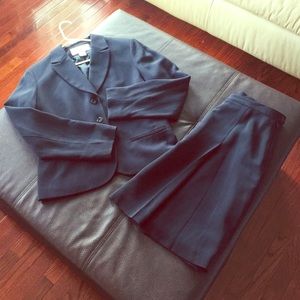 Jones New York  Suit (Blazer and skirt )